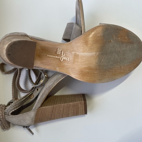 Tosca Blu suede heels. - Picture 4 of 5